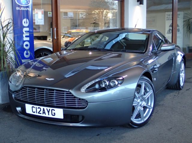 ASTON MARTIN V8 VANTAGE